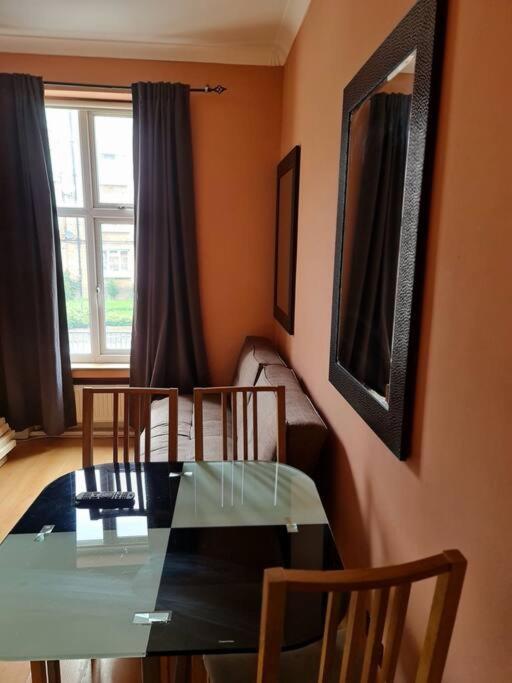 Cute One Bedroom Apartment Лондон Экстерьер фото