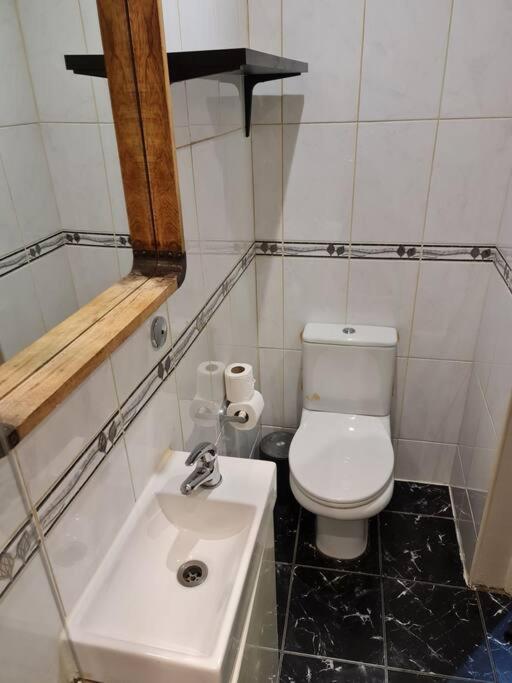 Cute One Bedroom Apartment Лондон Экстерьер фото